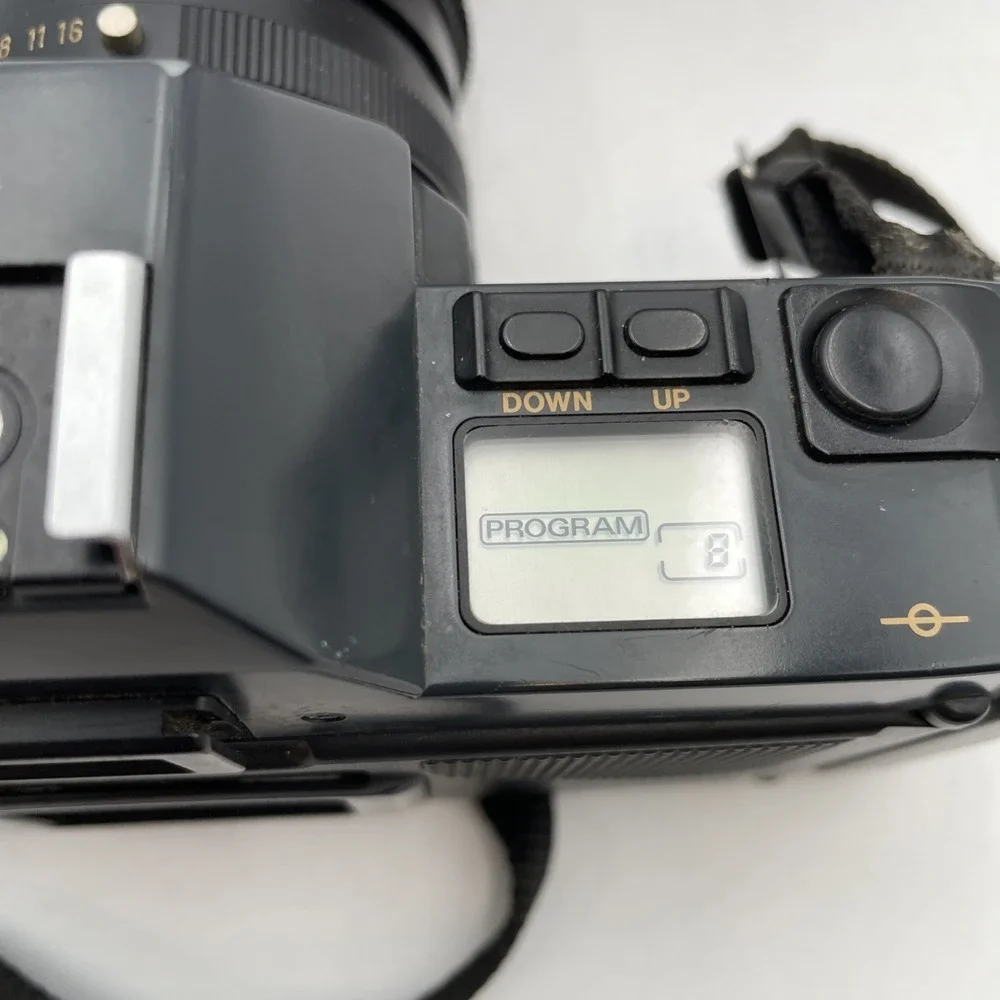Canon T70 35mm Film Camera+Vivitar 28-85mm f/1:3.5-4.5 Lens +300EZ Flash+Case